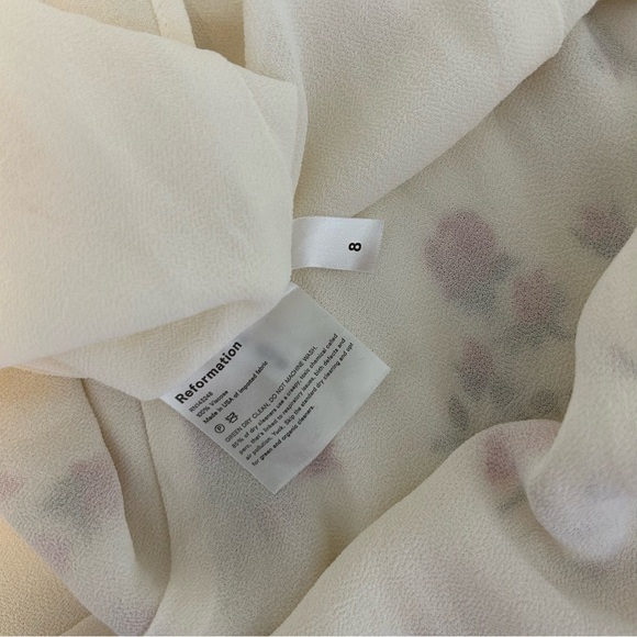 Reformation Laurelei Dress in Florence Rose Print
Cream with Pink Size 8 - Picture 4 of 6